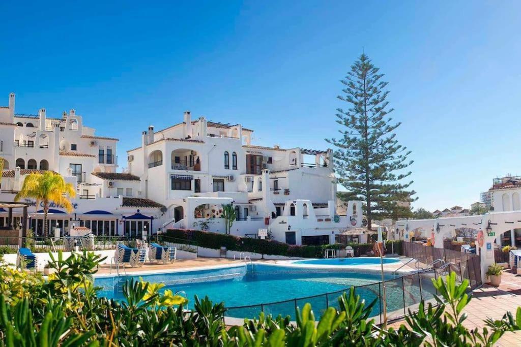 Elegant 2-bedroom With Beautiful Views Appartement *