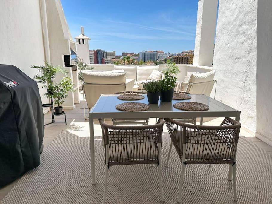 Elegant 2-bedroom With Beautiful Views Appartement *